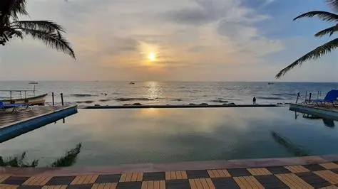 Houseboat backwaters